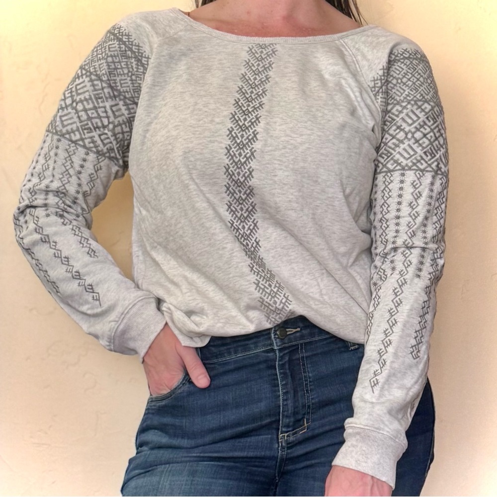 MM Vintage Cream Sweatshirt with Gray Patterned Embroidery